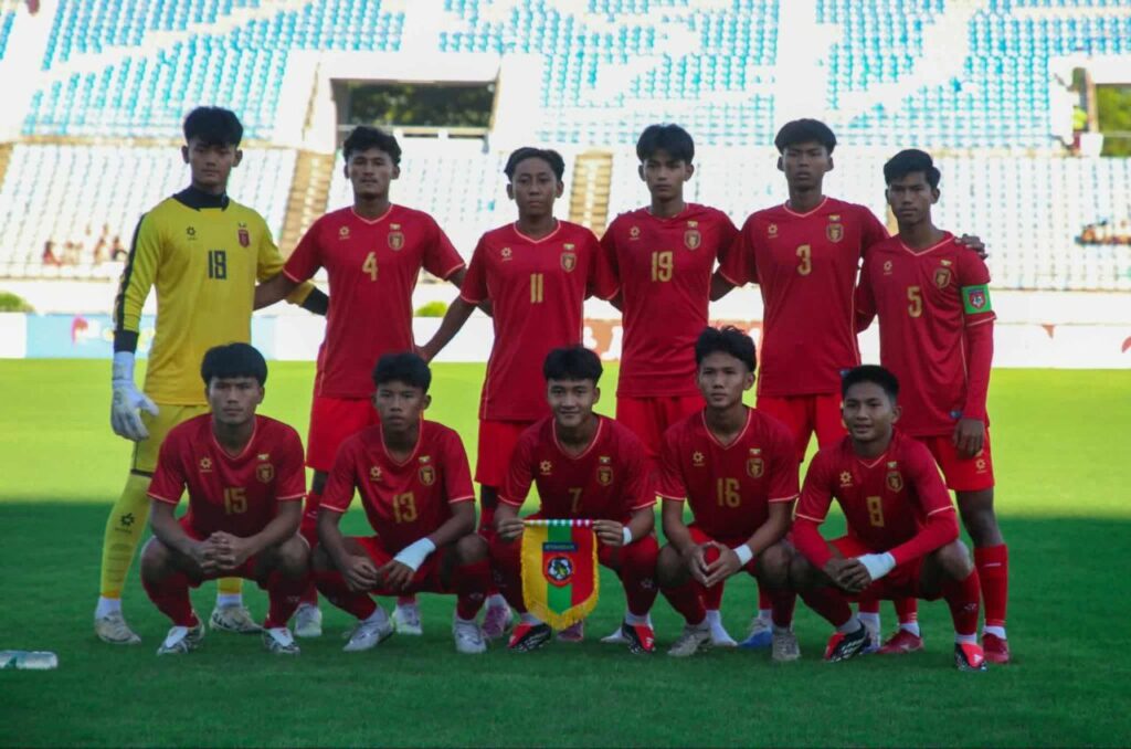 2026 AFC U-17 အာရှဖလား ခြေစစ်ပွဲမှာ ခြေစွမ်းပြနေတဲ့ ပအိုဝ်းတိုင်းရင်းသား ကျောနံပါတ်(၁၅) ခွန်ဝင်းဇော် photo 2025 11 23 15 43 27
